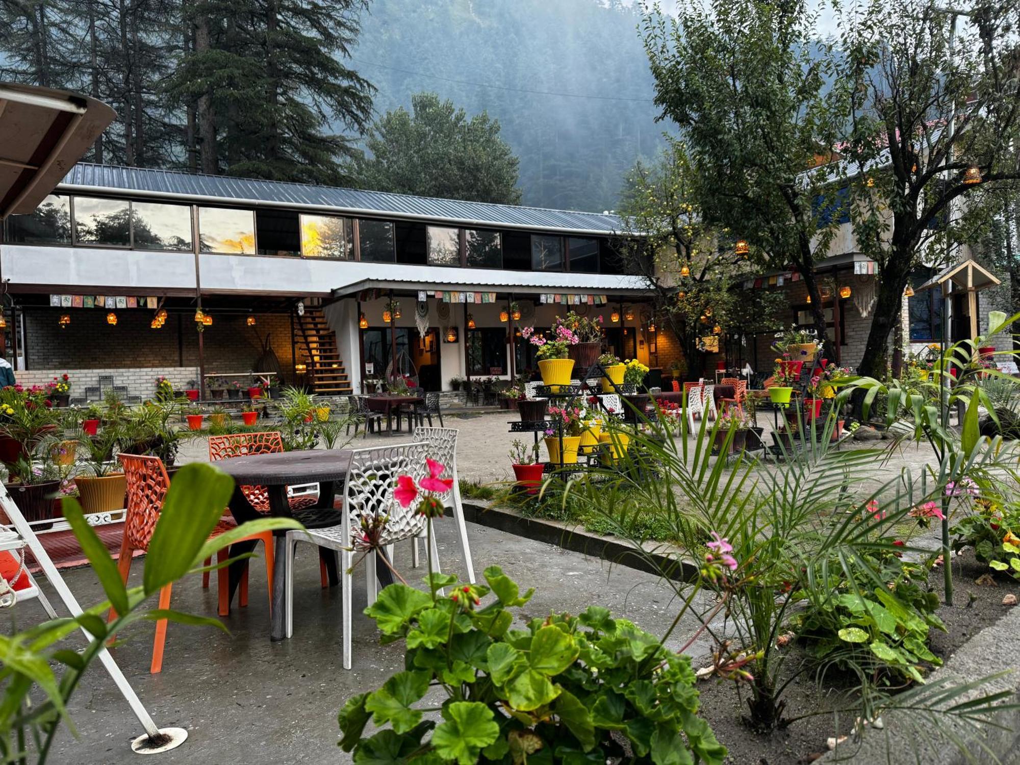 Hotel The Royal Orchard Kasol Exteriér fotografie